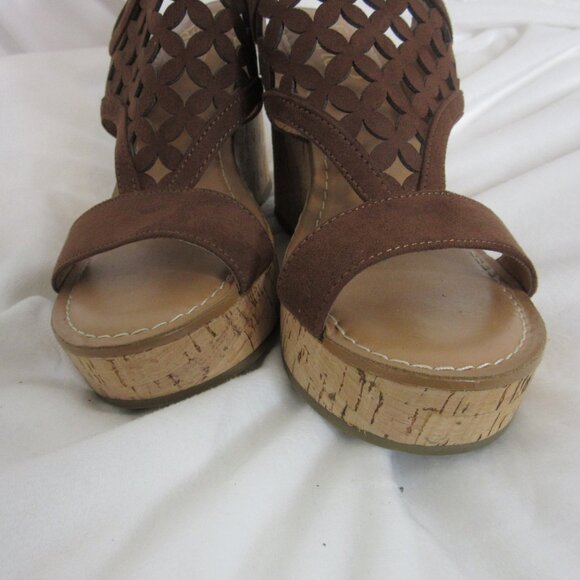 Franco Sarto Cameron Ankle Strap Sandals Wedge Brown Leather Laser Cut Size 6 - Picture 8 of 11